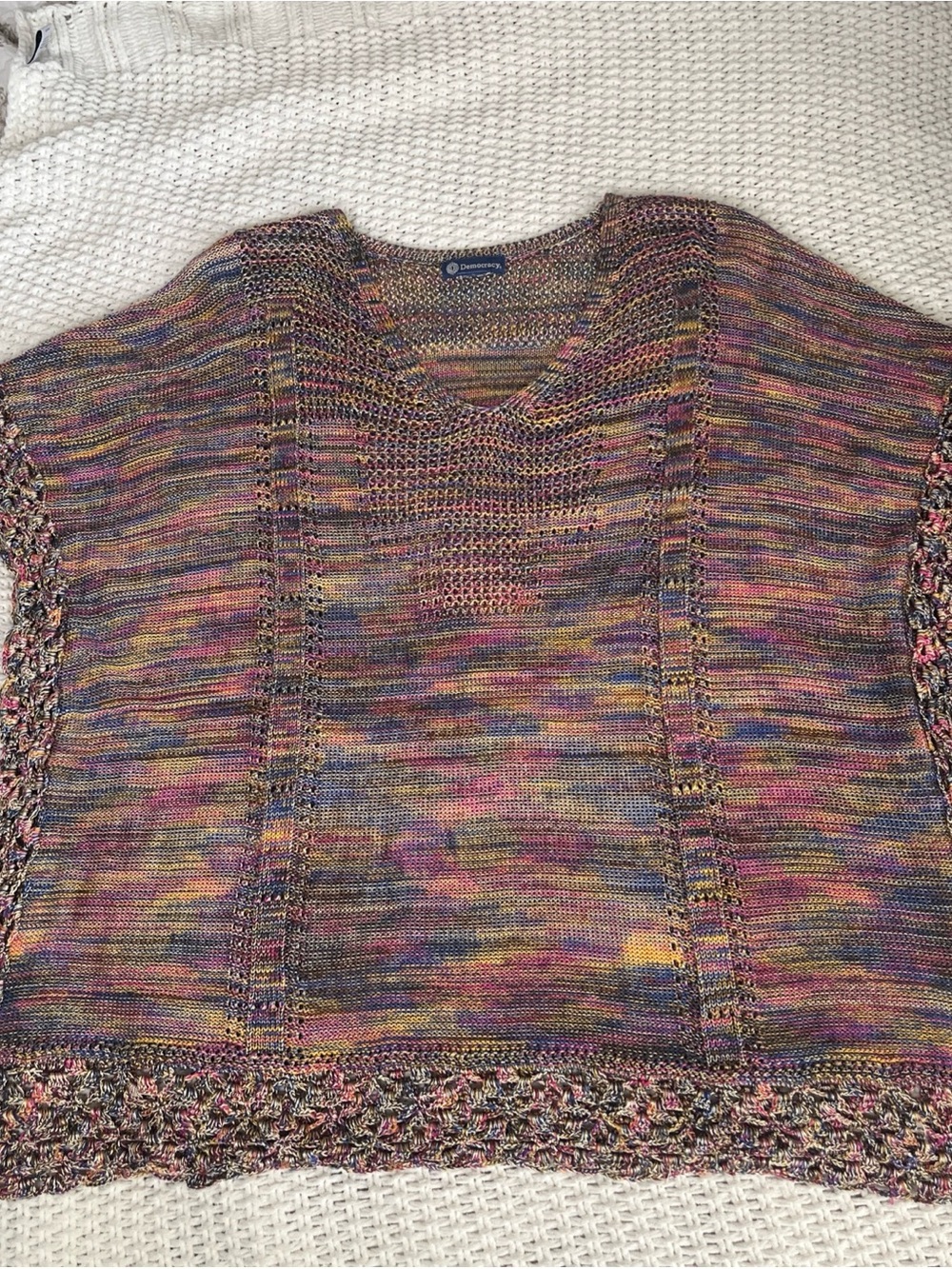 Democracy Multicolored Knit V-Neck Sweater Top Sz 1X 26”x 26” Split Hem Boxy